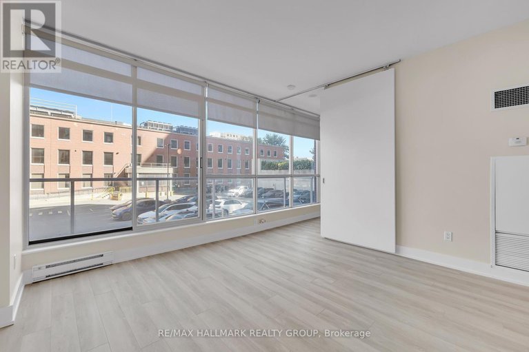 29168071/210-180-york-street/lower-townbyward-market/ottawa/ontario/K1N1J6_11