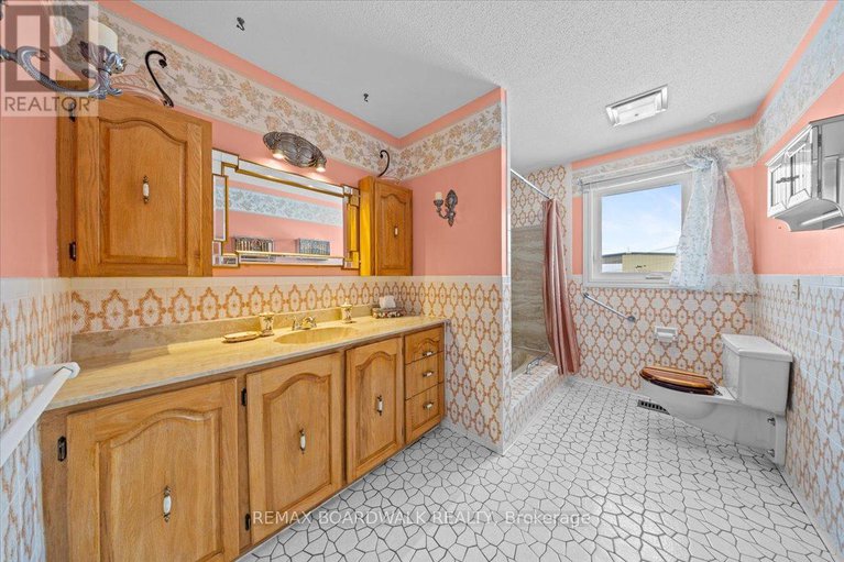 29358697/4547-carlsbad-lane/sarsfieldbearbrook/ottawa/ontario/K0A3H0_17