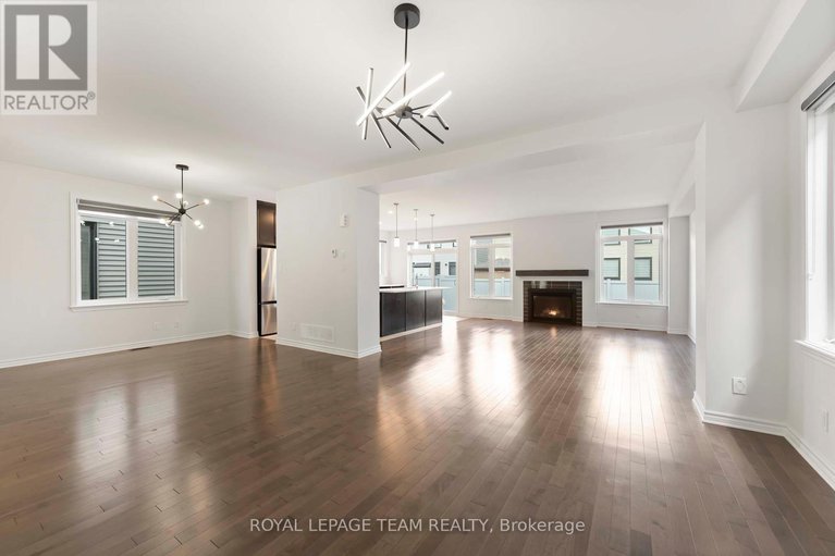 28647828/1010-brian-good-avenue/riverside-southgloucester-glen/ottawa/ontario/K4M0R3_12