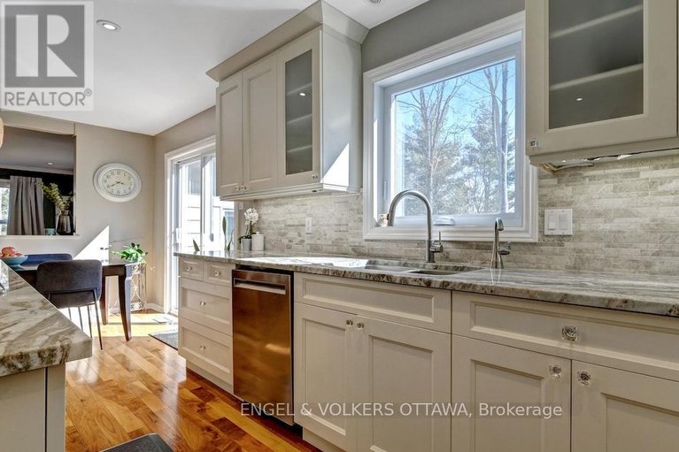 29581812/1263-randboro-crescent/navan/ottawa/ontario/K4B1K7_14