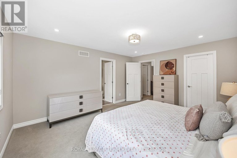 28564716/526-edenwylde-drive/remainder-of-stittsville-area/ottawa/ontario/K2S2K4_24
