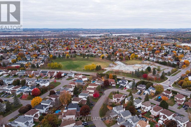 29083529/1687-tache-way/fallingbrookpineridge/ottawa/ontario/K4A2T5_44