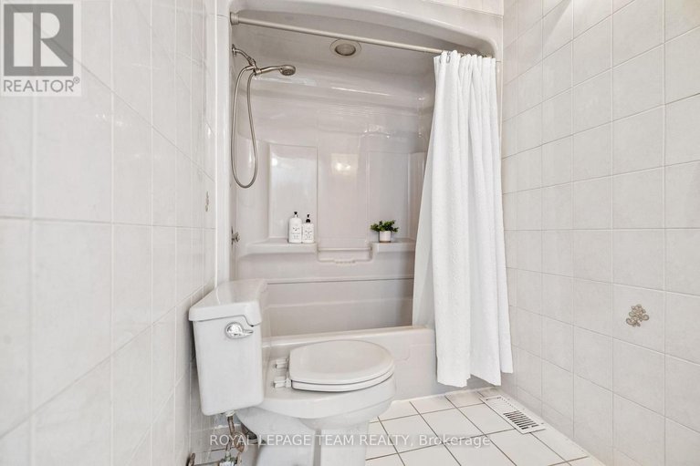 28500316/1357-thames-street/carlington/ottawa/ontario/K1Z7N3_17
