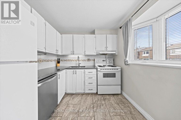 29629898/c-1771-lamoureux-drive/queenswood-heights-south/ottawa/ontario/K1E2N5_4