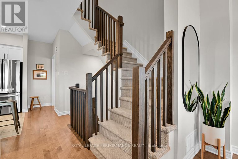 28973137/22-verglas-lane/mer-bleuebradley-estatesanderson-park/ottawa/ontario/K1W0P5_21