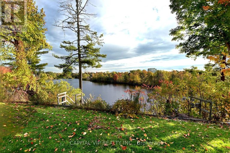 29690220/4-wellsmere-court-e/rideau-heightsrideau-river/ottawa/ontario/K2E8C2_4