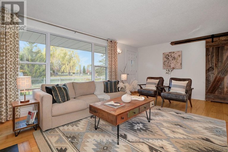 29451023/3304-old-highway-17/clarencerockland-twp/clarence-rockland/ontario/K4K1W3_8