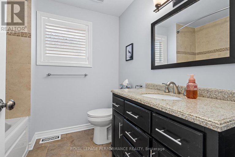 29606719/219-switzer-avenue/westborohampton-park/ottawa/ontario/K1Z7H8_32