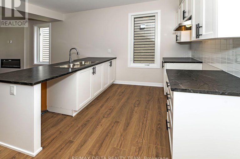 28641396/337-catsfoot-walk-s/half-moon-bay/ottawa/ontario/K2J7G7_12