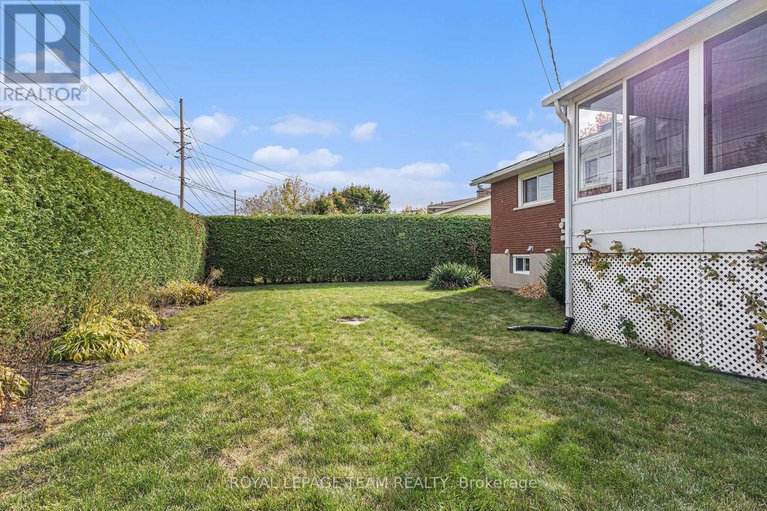 28989403/11-horner-drive/lakeview-park/ottawa/ontario/K2H5E6_23