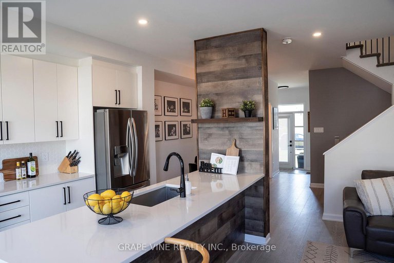 28962954/2057-caltra-crescent/half-moon-bay/ottawa/ontario/K2J6V4_4