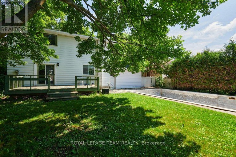 28515149/16-keewatin-crescent/borden-farmstewart-farmcarleton-heightsparkwood-hills/ottawa/ontario/K2E6Z1_32