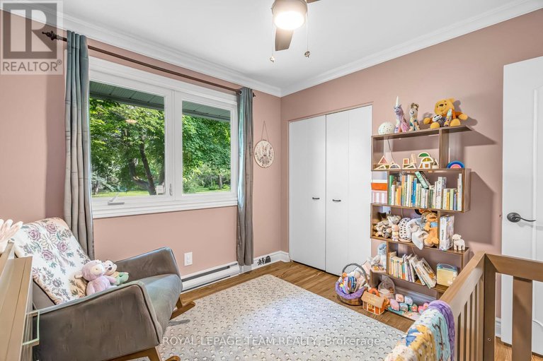 28484495/37-promenade-avenue/pineglencountry-place/ottawa/ontario/K2E5X7_28