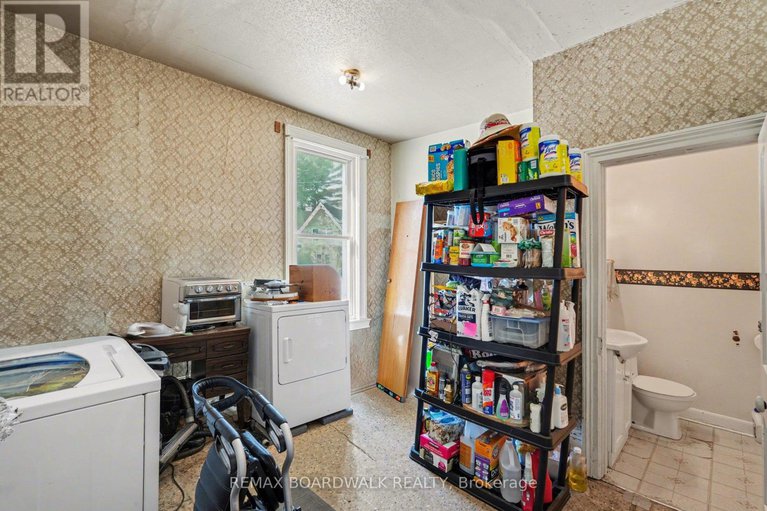 29437063/101-church-street/almonte/mississippi-mills/ontario/K0A1A0_14