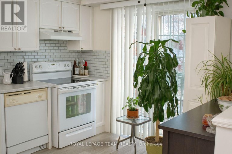 29399139/20-heartleaf-private/hunt-club-parkgreenboro/ottawa/ontario/K1T3Z9_14