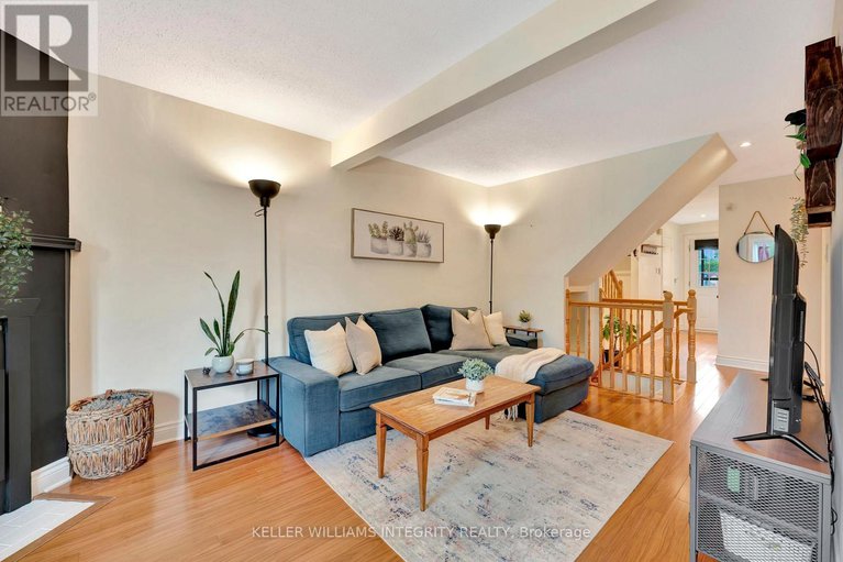 28487688/c-6-offenbach-lane/centrepointe/ottawa/ontario/K2G4Z5_6