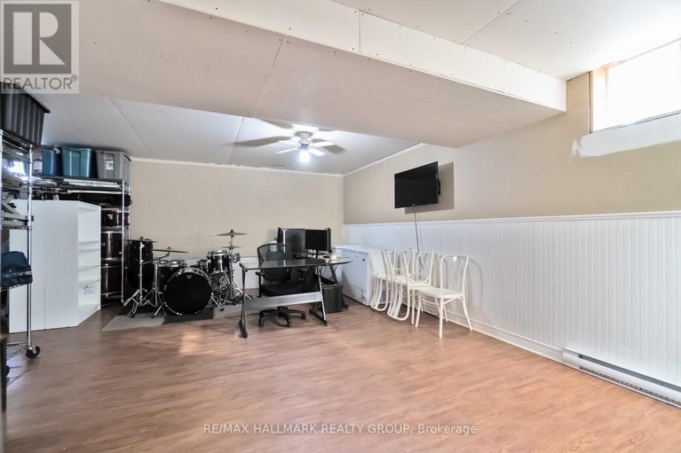 29069268/835-powers-street/town-of-rockland/clarence-rockland/ontario/K4K1K4_28