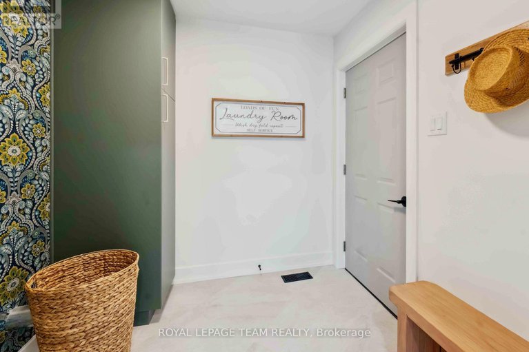 28439592/5282-hillcrest-drive/manotick-long-island-nicholls-island/ottawa/ontario/K4M1E9_13