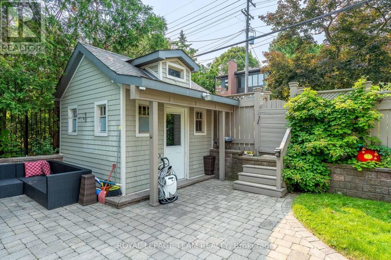 29616442/483-golden-avenue/mckellarhighland/ottawa/ontario/K2A2E4_36