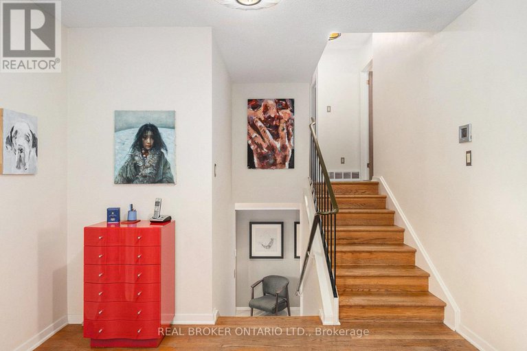 28867748/805-nicholson-avenue/mooneys-bayriverside-park/ottawa/ontario/K1V6N4_13