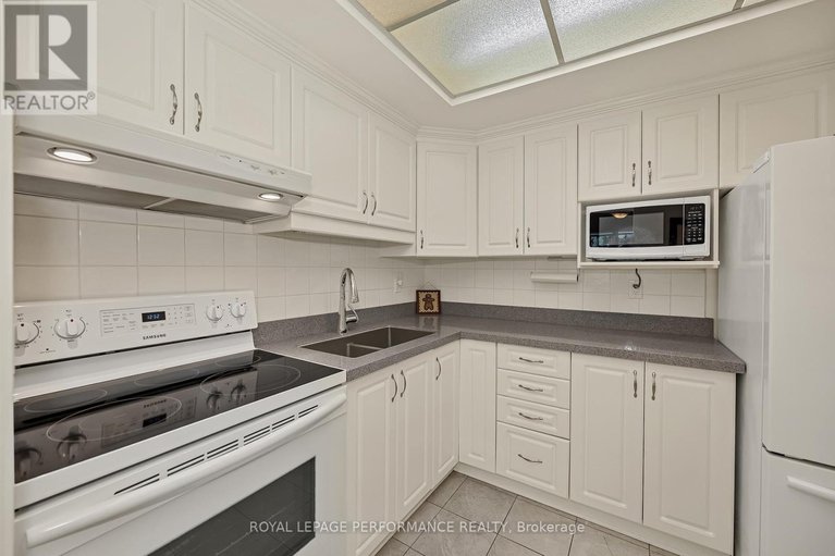 29274551/303-555-brittany-drive/viscount-alexander-park/ottawa/ontario/K1K4C5_14