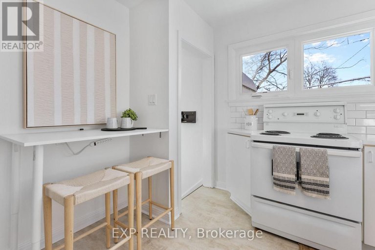 29269814/576-donald-street/overbrookcastle-heights/ottawa/ontario/K1K1L6_12