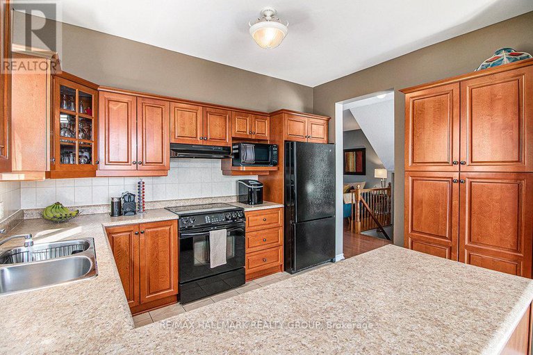 28370521/280-trail-side-circle/springridgeeast-village/ottawa/ontario/K4A5B1_12