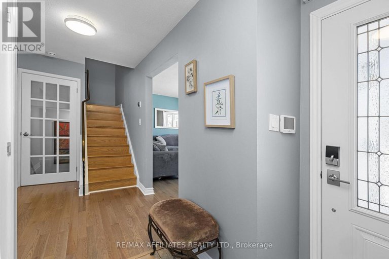 29175531/910-borland-drive/chatelaine-village/ottawa/ontario/K1E1X6_5