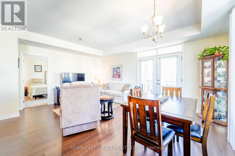 28229405/201-220-janka-private/emerald-meadowstrailwest/ottawa/ontario/K2V0E6_17
