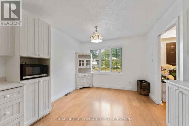 28756532/77-priam-way/westcliffe-estates/ottawa/ontario/K2H8S7_17