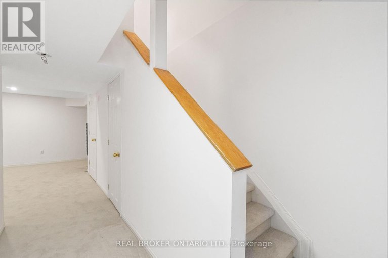 28793842/3-a-southpark-drive/blackburn-hamlet/ottawa/ontario/K1B3B8_38