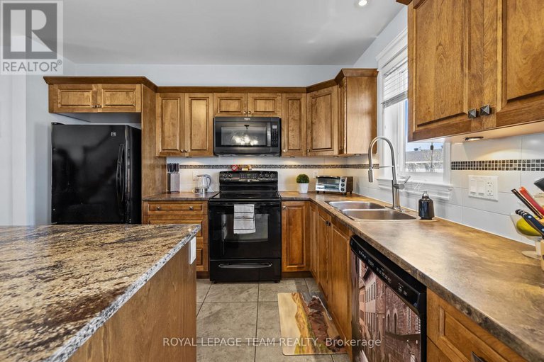 28493803/125-brilia-private/beacon-hill-south/ottawa/ontario/K1J0B7_15