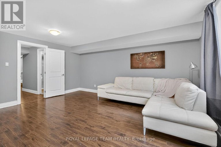 29501223/a-142-a-queen-mary-street/overbrookcastle-heights/ottawa/ontario/K1K1X5_41