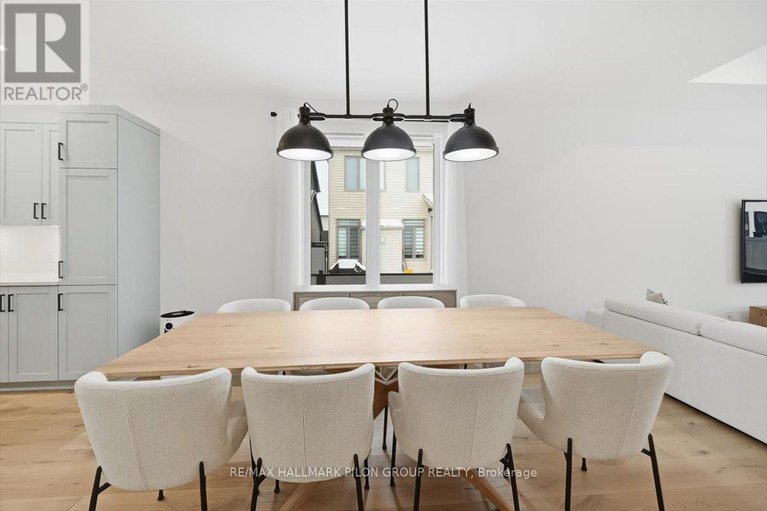 29223735/296-cornice-street/mer-bleuebradley-estatesanderson-park/ottawa/ontario/K1W0R4_6