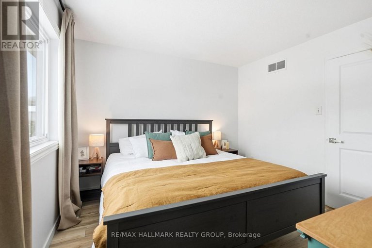 29236734/480-wincanton-drive/chatelaine-village/ottawa/ontario/K4A3Y1_18