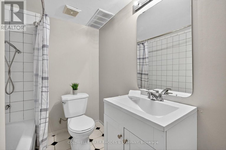 28912444/11-willeth-avenue/city-viewskylinefisher-heightsparkwood-hills/ottawa/ontario/K2E5C2_41