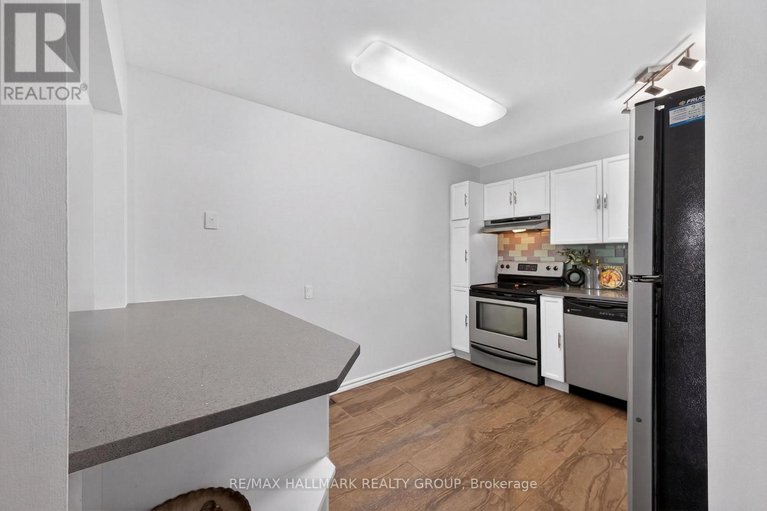 29595408/80-pickwick-drive/cedargrovefraserdale/ottawa/ontario/K2J3E2_17