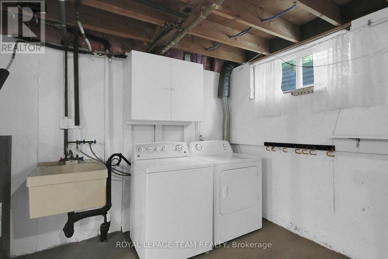 28816940/f-23-sonnet-crescent/westcliffe-estates/ottawa/ontario/K2H8W8_22