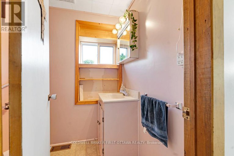 28651705/9252-highway-511-road/lanark-highlands-darling-twp/lanark-highlands/ontario/K0G1K0_12