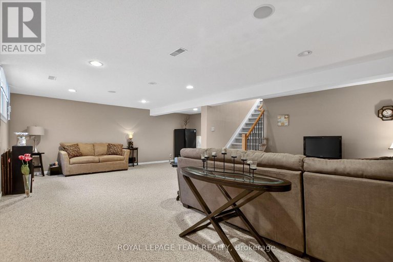 29366055/20-river-oaks-court/stittsville-central/ottawa/ontario/K2S1L3_43