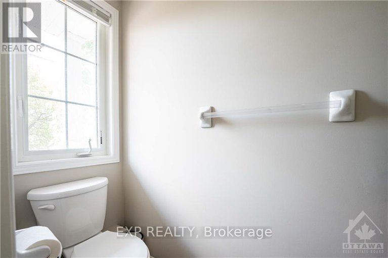 29086343/504-barholm-private/mer-bleuebradley-estatesanderson-park/ottawa/ontario/K4B1H9_23