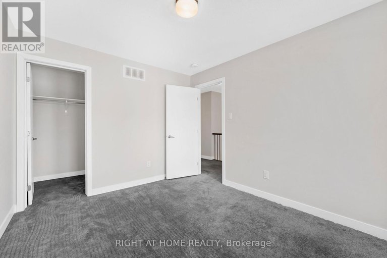 29218592/30-chasing-grove/btwn-franktown-rd-fallowfield-rd/ottawa/ontario/K0A2Z0_24