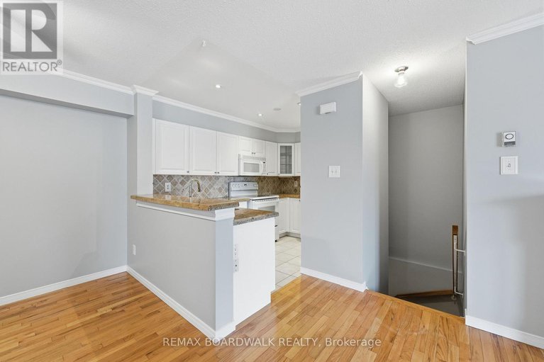 29224107/106-1760-cabaret-lane/fallingbrookpineridge/ottawa/ontario/K4A2H1_12