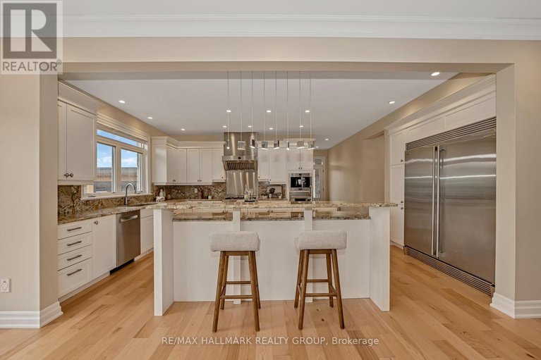 28423041/5813-red-castle-ridge/manotick-east-to-manotick-station/ottawa/ontario/K4M0A4_9
