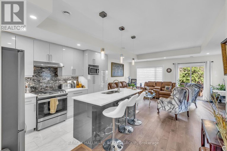28617521/165-longpre-street/vanier/ottawa/ontario/K1L7J5_6