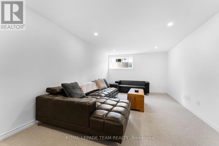 28517171/393-cornice-st-street/mer-bleuebradley-estatesanderson-park/ottawa/ontario/K1W0P6_10
