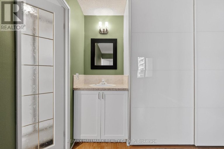 29424745/705-141-somerset-street-w/ottawa-centregolden-triangle/ottawa/ontario/K2P2H1_40