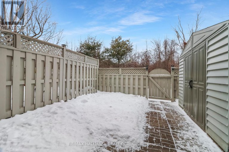 29211588/3205-uplands-drive/hunt-club-woods/ottawa/ontario/K1V9T3_30