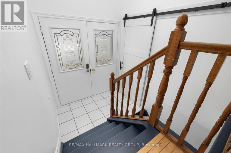 29137387/1050-barnett-drive/cumberland-village/ottawa/ontario/K4C1C7_4