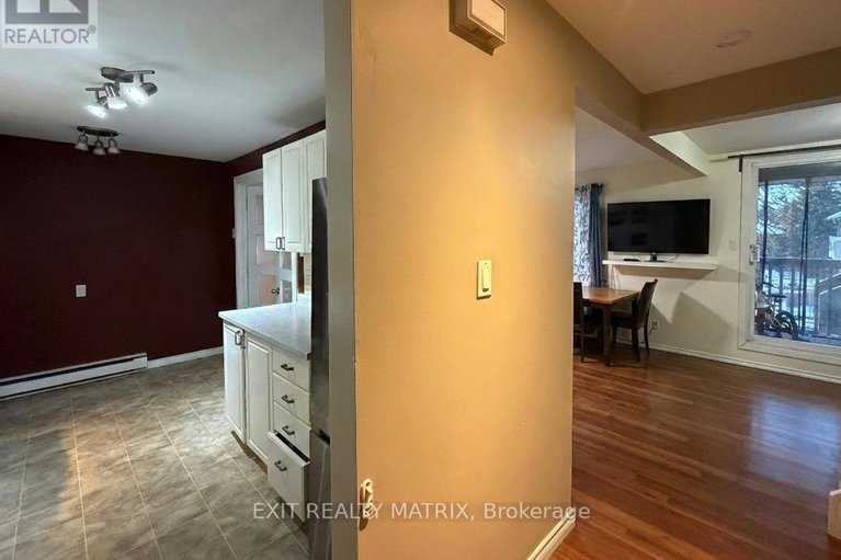 29253228/5b-762-st-andre-drive/hiawatha-parkconvent-glen/ottawa/ontario/K1C4S7_3